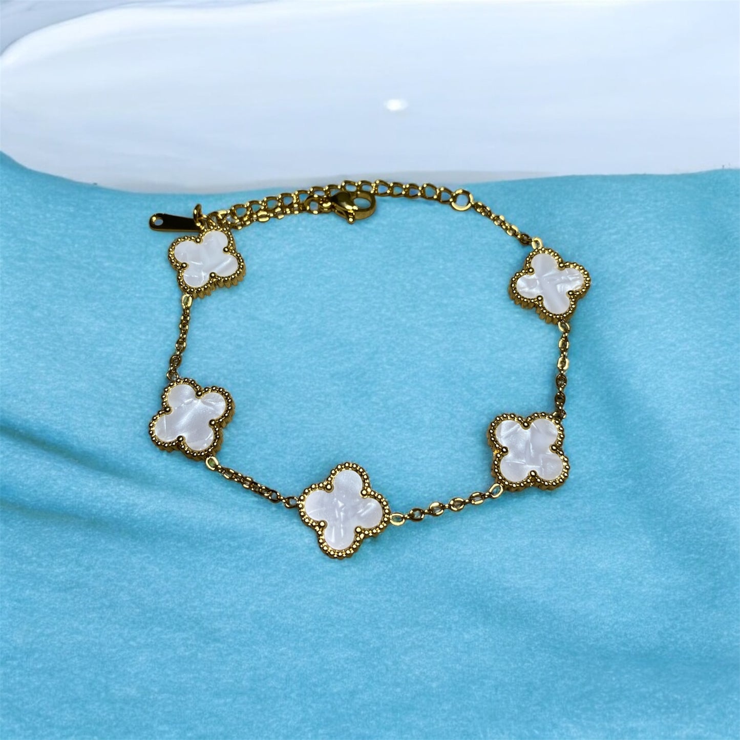 pulsera de trebol van cleef blanca