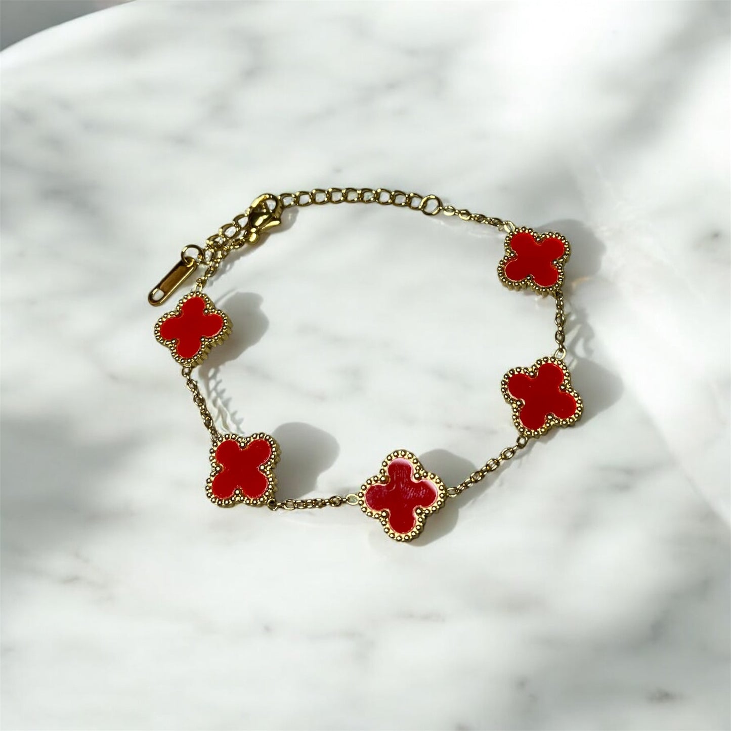 pulsera de trebol van cleef roja o rojo