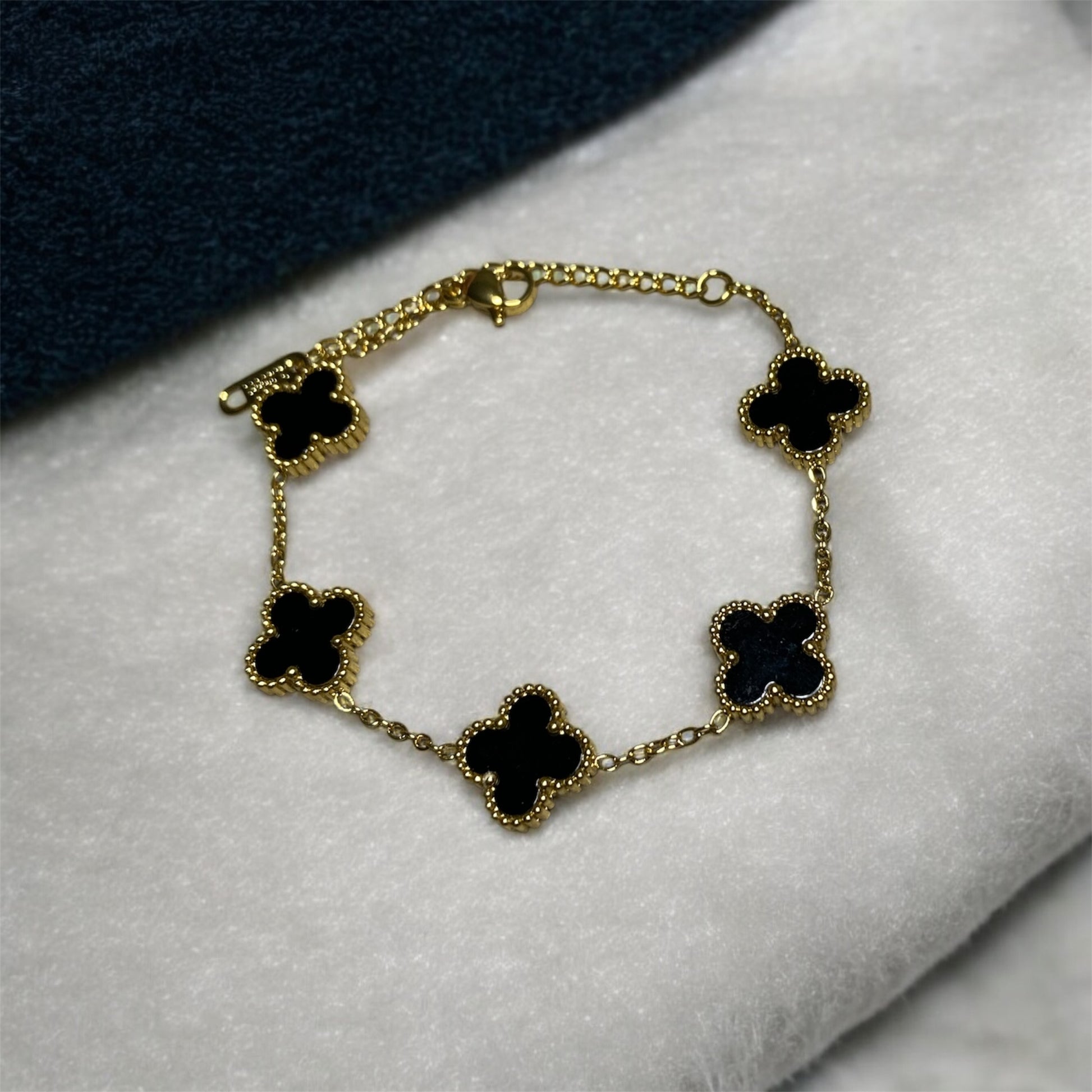 pulsera de trebol van cleef negra